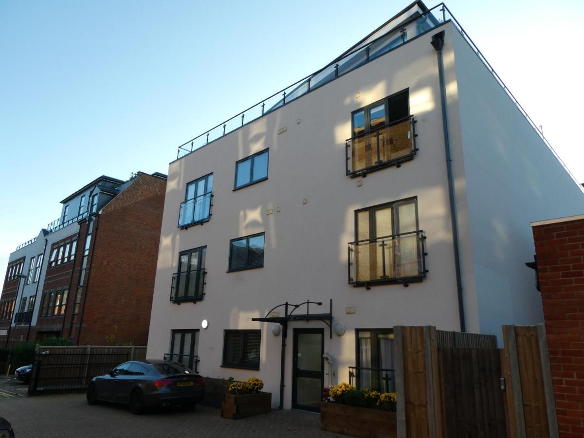 Riis Apartments Camberley Exterior photo